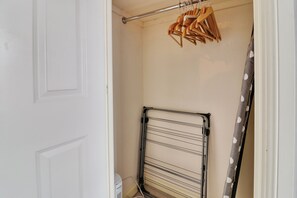 Interior - Modern & Cosy Apartment with free parking, 5 minutes from town centre! (Stafford)