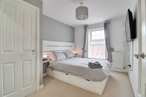 Room - Modern & Cosy Apartment with free parking, 5 minutes from town centre! (Stafford)