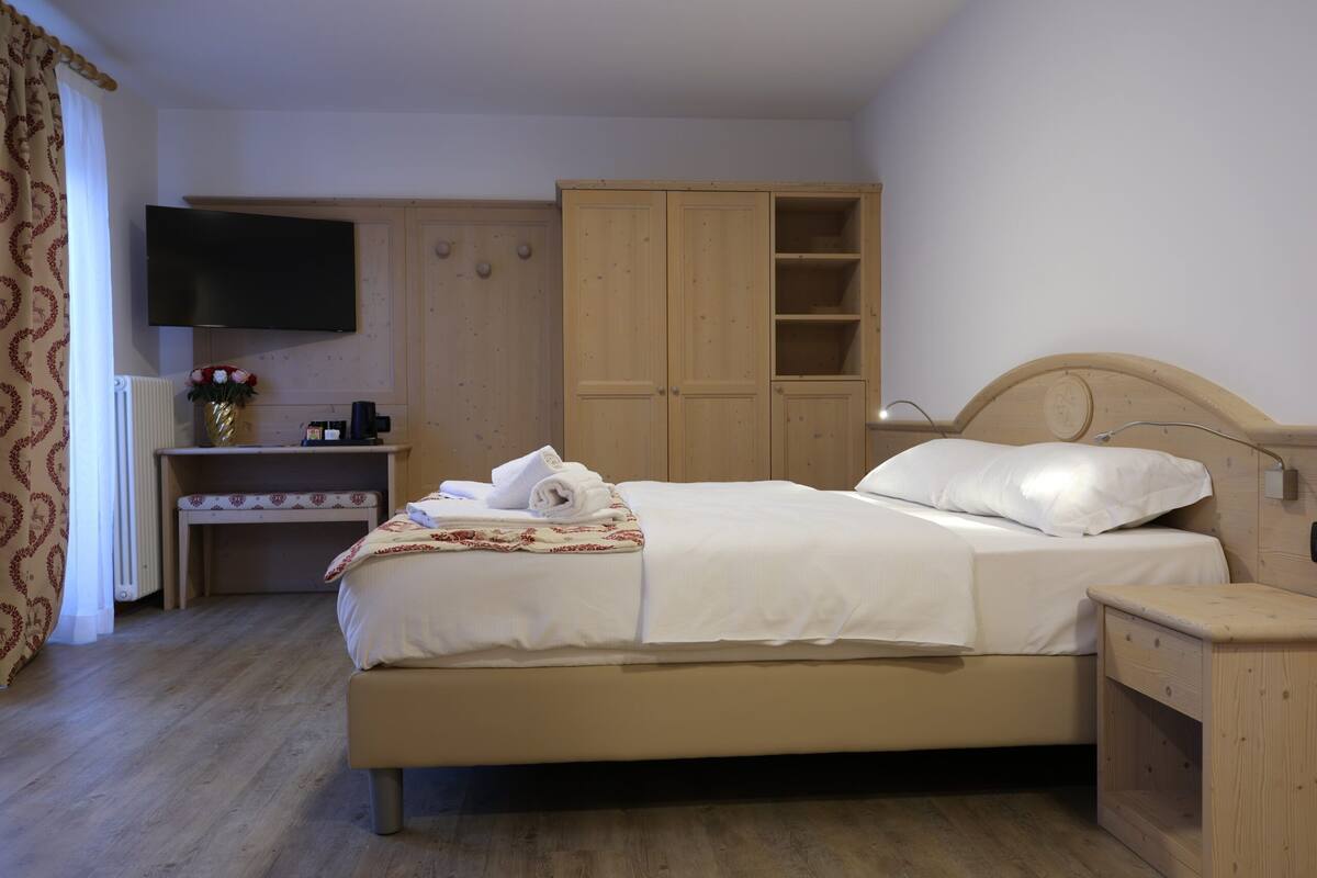 Standard Quadruple Room | In-room safe