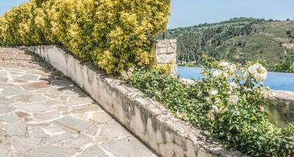 Villa in the Vineyard - Garden Retreat