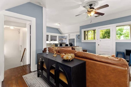 TV. Family-Friendly Stay A Happy Getaway!