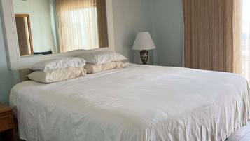 Iron/ironing board, free WiFi, bed sheets
