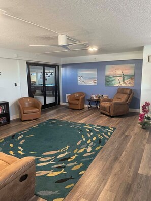Interior - Catalina Beach Club (Daytona Beach)