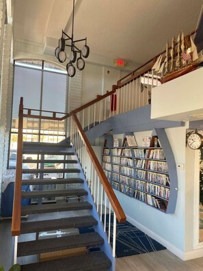 Interior - Catalina Beach Club (Daytona Beach)