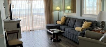 Catalina Beach Club