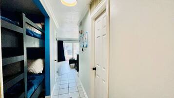Condo, Multiple Beds (The Jellyfish) | Interior