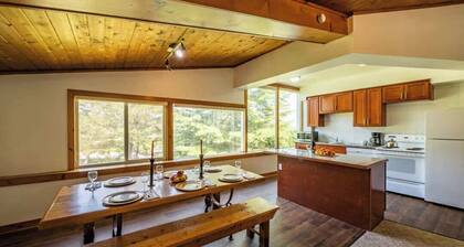 Blue Mountain Cottage, Private Beach Access, BBQ