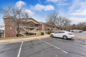 Property grounds - All Newly Remodeled! 3 Min To Strip! Two Pools, Hot Tub, Sauna (Branson)