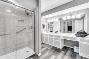 Bathroom - All Newly Remodeled! 3 Min To Strip! Two Pools, Hot Tub, Sauna (Branson)