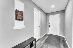 Interior - All Newly Remodeled! 3 Min To Strip! Two Pools, Hot Tub, Sauna (Branson)