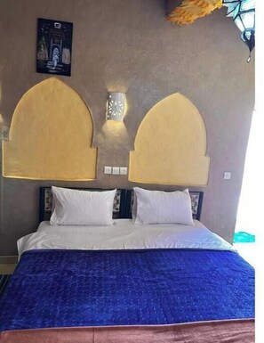 14 habitaciones, tabla de planchar con plancha y cuna de viaje 