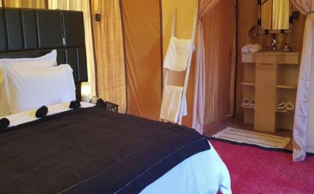 20 bedrooms, iron/ironing board, WiFi, bed sheets