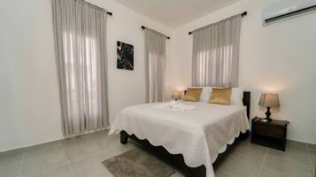 1 bedroom, desk, iron/ironing board, WiFi (free)