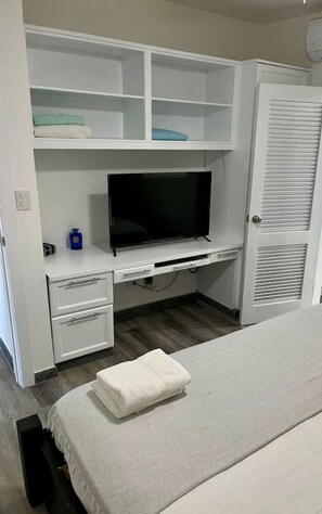 Room - Cap Cana | Cozy 2BR: Pools, Beaches, Marina & Golf (Punta Cana)
