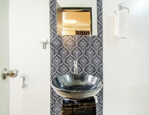 Standard Double Room, City View | Bathroom - Hotel Sanket Inn Pune (PUNE)