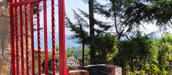 Cozy House in Villa sleeps 9 2 bathrooms large veranda 3 doubles