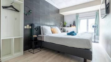 1 slaapkamer, een strijkplank/strijkijzer, wifi, beddengoed
