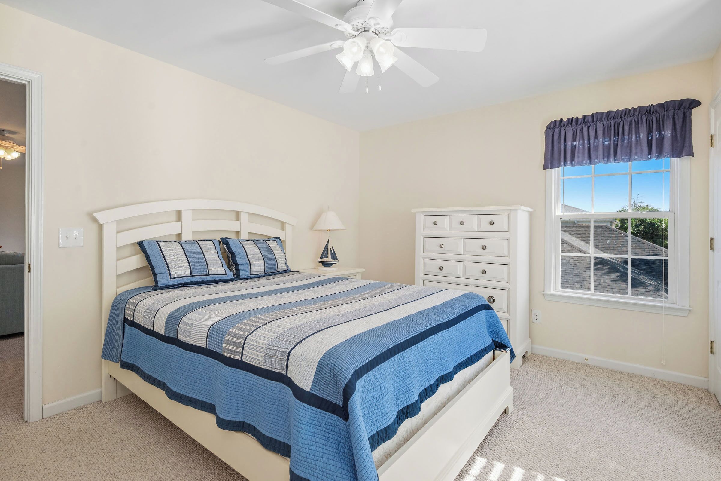 Iron/ironing board, travel cot, Internet, bed sheets