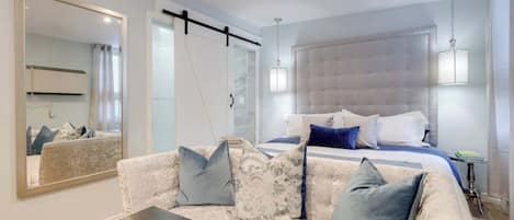 Iron/ironing board, free WiFi, bed sheets