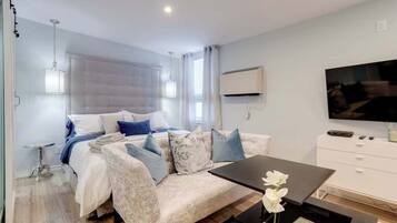 Iron/ironing board, free WiFi, bed sheets