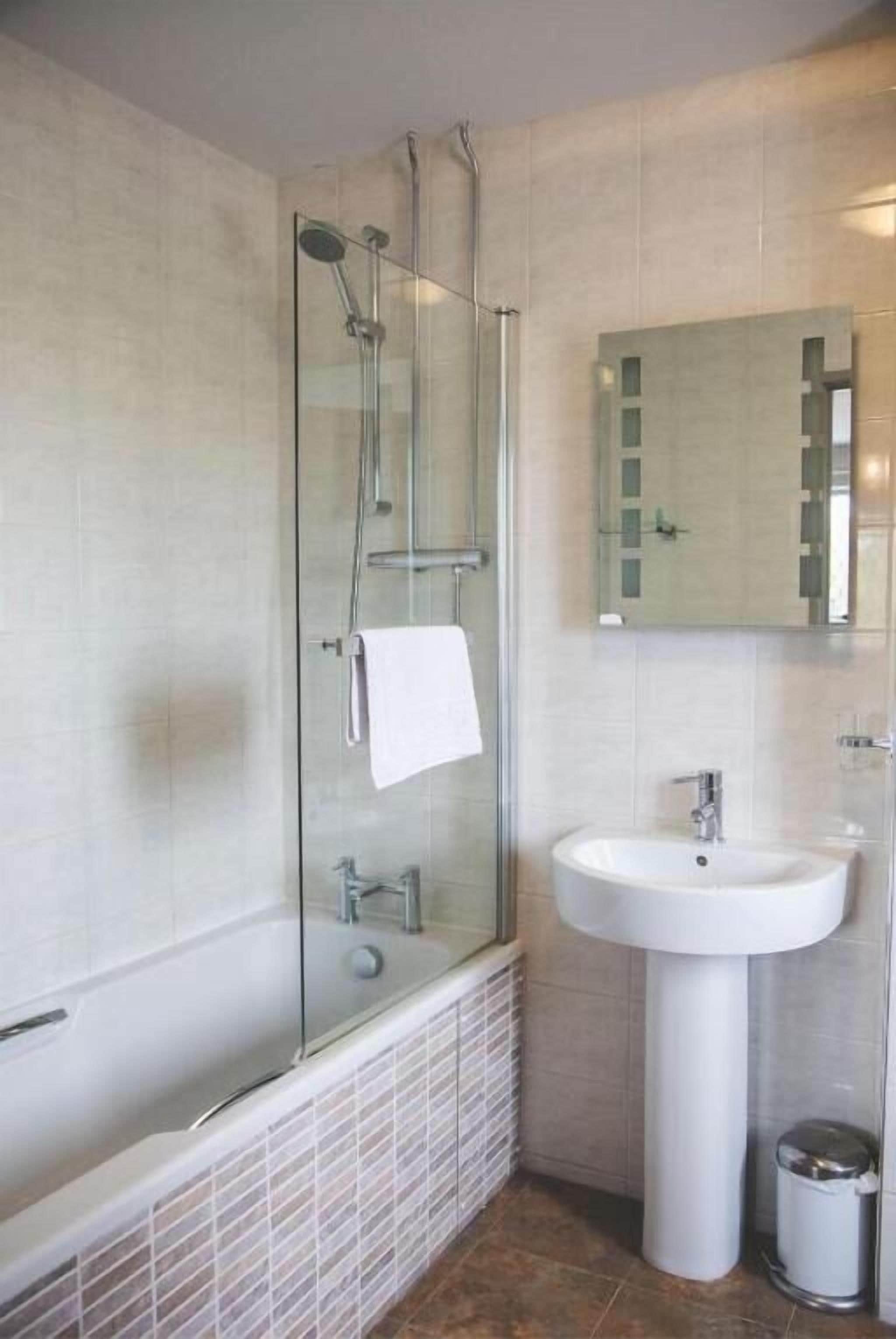 Familien-Vierbettzimmer | Badezimmer