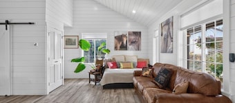Wine Country Horse Farm Cabin Near Wineries!