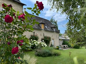Exterior - Guest Room “La Grange De La Bonaurie - Sienne” with Shared Terrace, Garden, and Wi-Fi (Anglars-Saint-Félix)