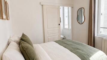1 chambre, lit parapluie, Wi-Fi gratuit, draps fournis