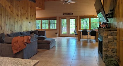 Spacious Home on Salmon Lake