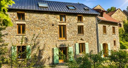 Ancien Moulin rénové et petite Maison- Gîte de 32 Couchages