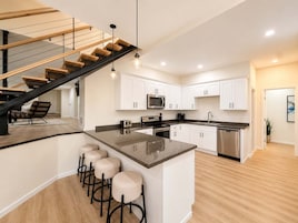 House, Multiple Beds (Cliff Top Retreat) | Private kitchen