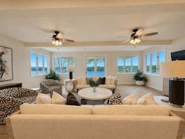House, Multiple Beds (Cliff Top Retreat) | Living area
