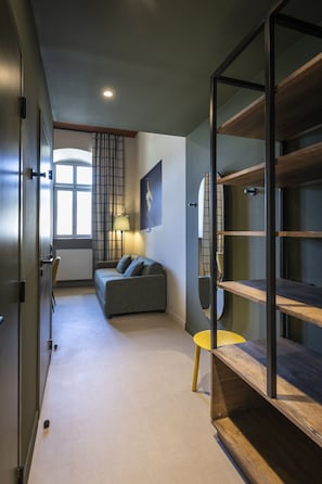 Shower, hair dryer, towels - DAFFY Hôtel (Briançon)