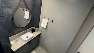 Apartment | Bathroom