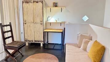 Comfort House, Courtyard View | Living area