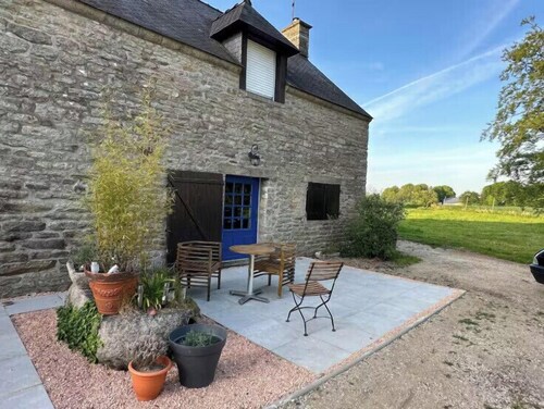 Longère, jardin partagé et terrasse, Monterblanc