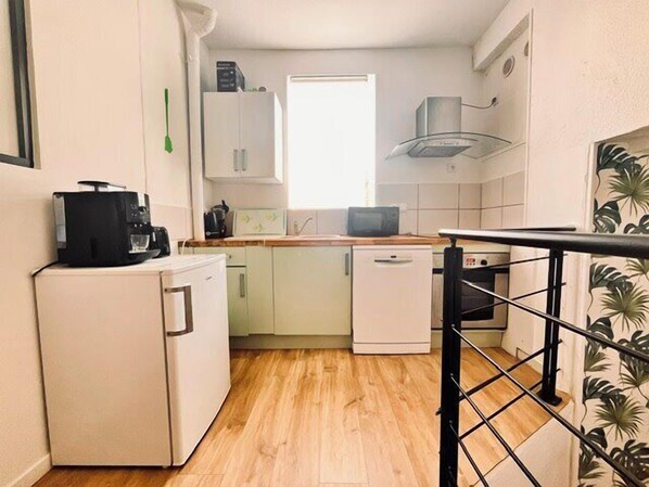 Private kitchen - Apartment with harbor view and swimming pool (La Rochelle)