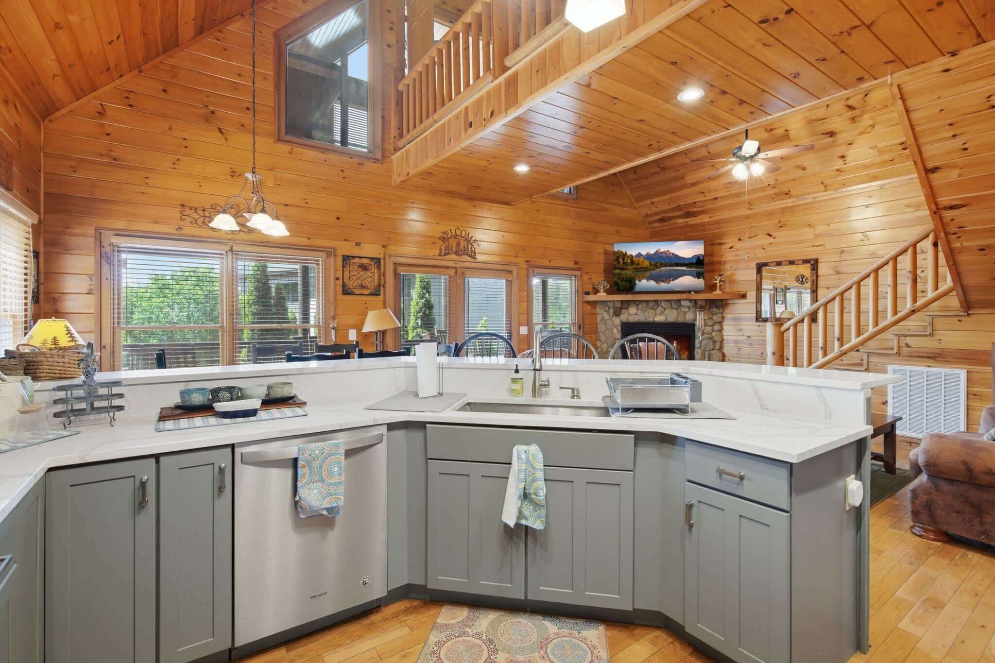 Cabin, Multiple Beds, Fireplace, Mountain View (Lazy Bear Retreat) | Private kitchen