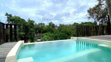 Vila luxo, 1 quarto, piscina particular, vista para a colina | Piscina