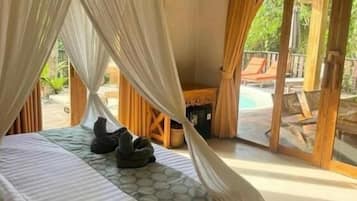 Familienvilla, 2 Schlafzimmer, eigener Pool, Hügelblick | Zimmersafe, kostenloses WLAN, Bettwäsche