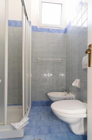 Bathroom - Hotel Villa Isola (Rivazzurra)