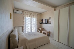 WiFi, bed sheets - Villa Marchese - Deluxe Room (Trecastagni)