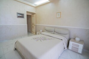 WiFi, bed sheets - Villa Marchese - Deluxe Room (Trecastagni)