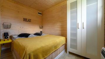 House | 2 bedrooms, individually furnished, bed sheets