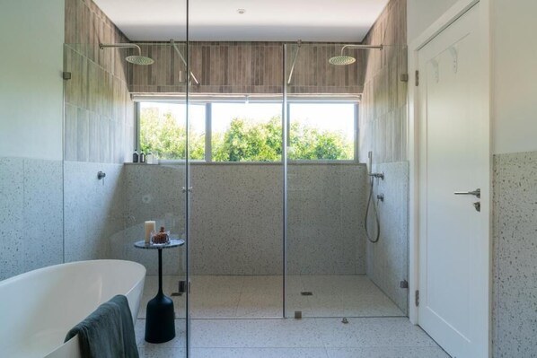 Villa, 3 Bedrooms, Fireplace | Bathroom - Luxurious Franschhoek Villa With 3 Bedrooms, 4 Bathrooms, Mountain Views (Franschhoek)