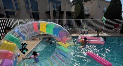 Kids Friendly 3b Suite Amazing Large Pool Mountain View Near Balloon Fiesta Park