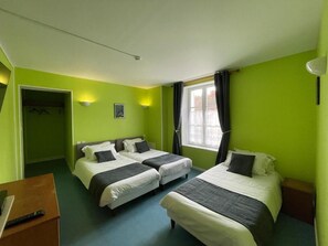 Comfort Quadruple Room - Auberge de l'Omois (Vallées en Champagne)