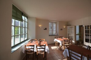 Dining - Auberge de l'Omois (Vallées en Champagne)