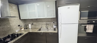 Luminoso&Moderno Apto. en MCY-Base Aragua con WIFI