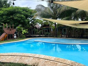 2 outdoor pools